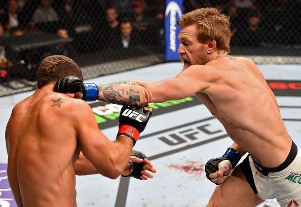 Veja imagens incrveis da vitria de Conor McGregor sobre Chad Mendes