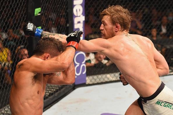 Veja imagens incrveis da vitria de Conor McGregor sobre Chad Mendes