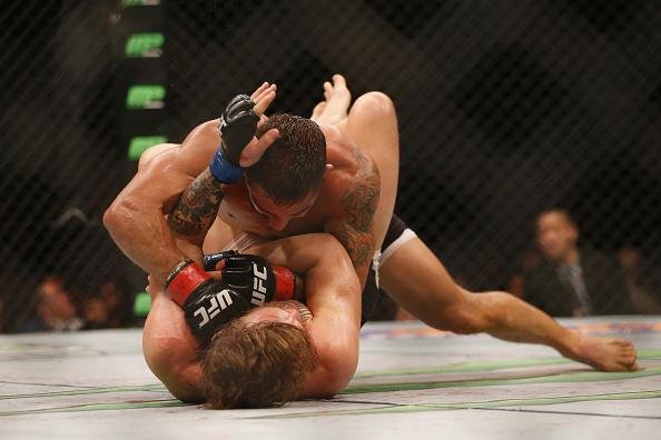Veja imagens incrveis da vitria de Conor McGregor sobre Chad Mendes