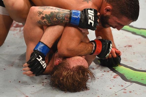 Veja imagens incríveis da vitória de Conor McGregor sobre Chad Mendes