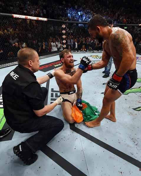 Veja imagens incrveis da vitria de Conor McGregor sobre Chad Mendes