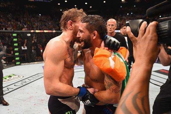 Veja imagens incríveis da vitória de Conor McGregor sobre Chad Mendes