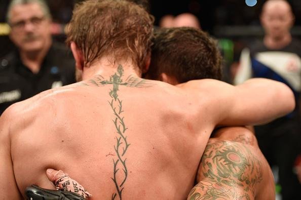 Veja imagens incríveis da vitória de Conor McGregor sobre Chad Mendes