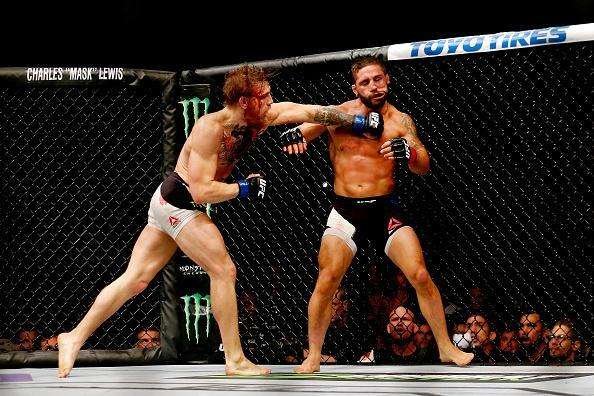 Veja imagens incríveis da vitória de Conor McGregor sobre Chad Mendes