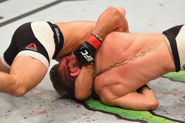 Veja imagens incríveis da vitória de Conor McGregor sobre Chad Mendes