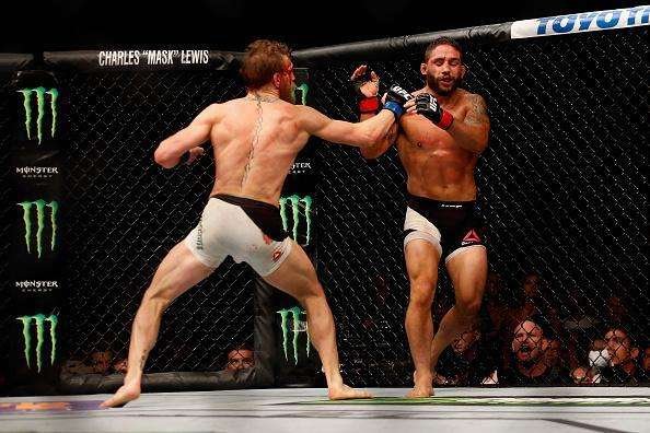 Veja imagens incríveis da vitória de Conor McGregor sobre Chad Mendes