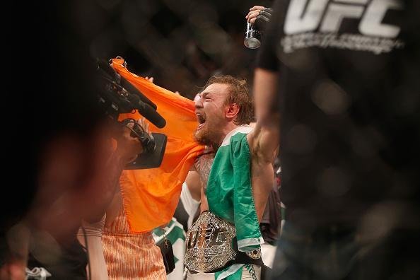 Veja imagens incrveis da vitria de Conor McGregor sobre Chad Mendes