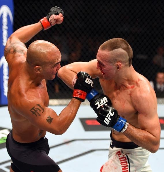 Veja as melhores fotos da batalha entre Robbie Lawler e Rory MacDonald