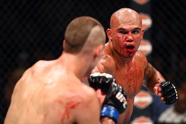 Veja as melhores fotos da batalha entre Robbie Lawler e Rory MacDonald