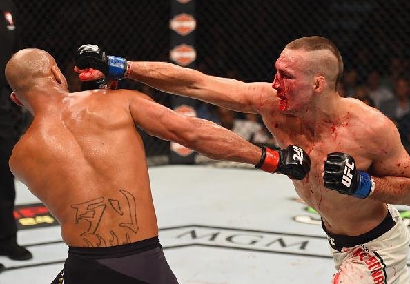 Veja as melhores fotos da batalha entre Robbie Lawler e Rory MacDonald