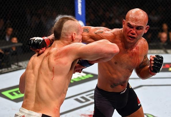 Veja as melhores fotos da batalha entre Robbie Lawler e Rory MacDonald