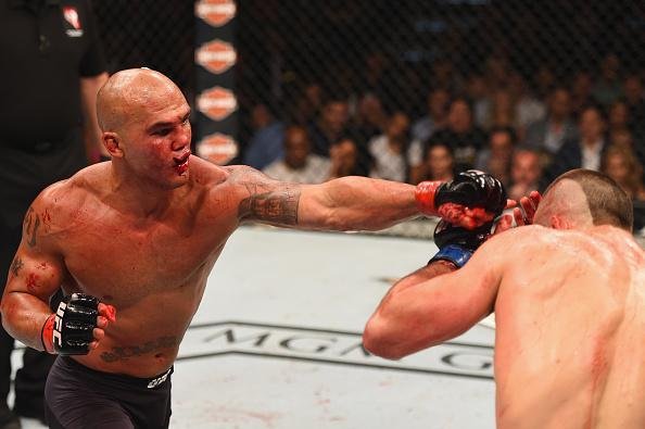 Veja as melhores fotos da batalha entre Robbie Lawler e Rory MacDonald