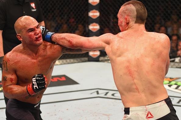 Veja as melhores fotos da batalha entre Robbie Lawler e Rory MacDonald