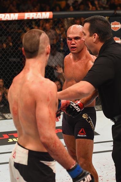Veja as melhores fotos da batalha entre Robbie Lawler e Rory MacDonald
