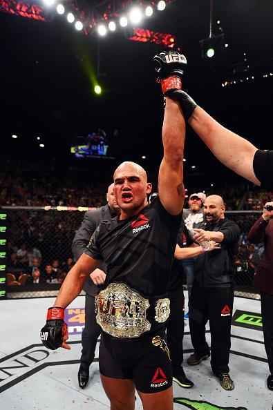 Veja as melhores fotos da batalha entre Robbie Lawler e Rory MacDonald