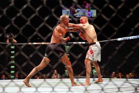 Veja as melhores fotos da batalha entre Robbie Lawler e Rory MacDonald