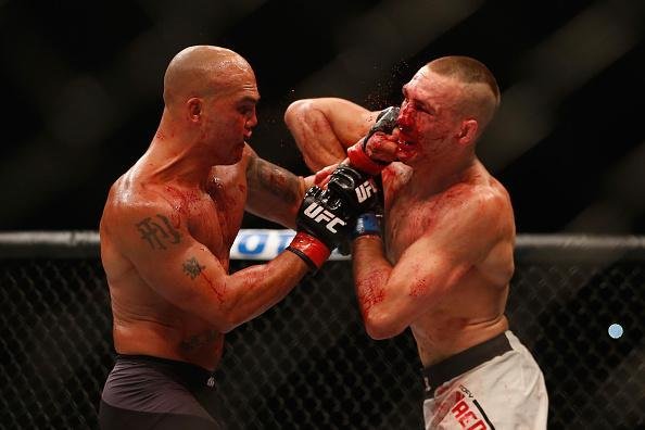 Veja as melhores fotos da batalha entre Robbie Lawler e Rory MacDonald