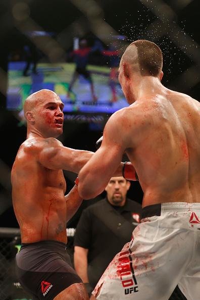 Veja as melhores fotos da batalha entre Robbie Lawler e Rory MacDonald