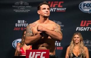 Imagens da pesagem do UFC Fight Night 71, em San Diego - O ex-campeo Frank Mir