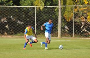 Fotos do treino do Cruzeiro na Toca da Raposa II com Willians no time reserva