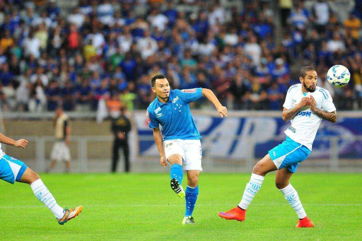 Jogo, vlido pela 14 rodada do Campeonato Brasileiro, foi disputado no Mineiro