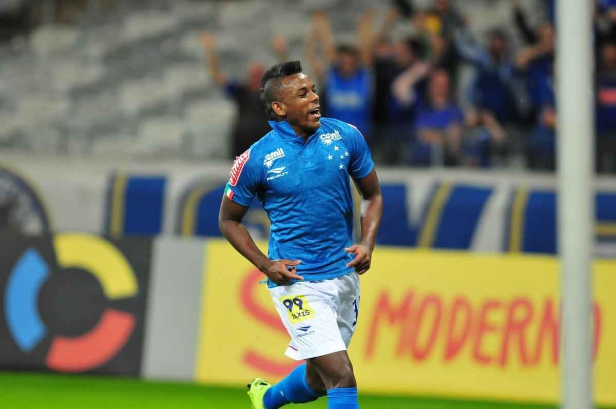 Jogo, vlido pela 14 rodada do Campeonato Brasileiro, foi disputado no Mineiro