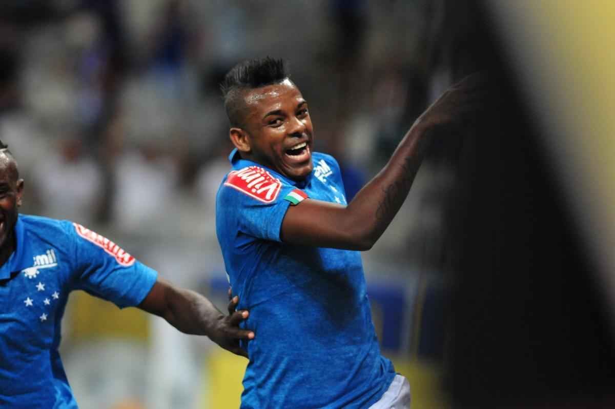 Jogo, vlido pela 14 rodada do Campeonato Brasileiro, foi disputado no Mineiro