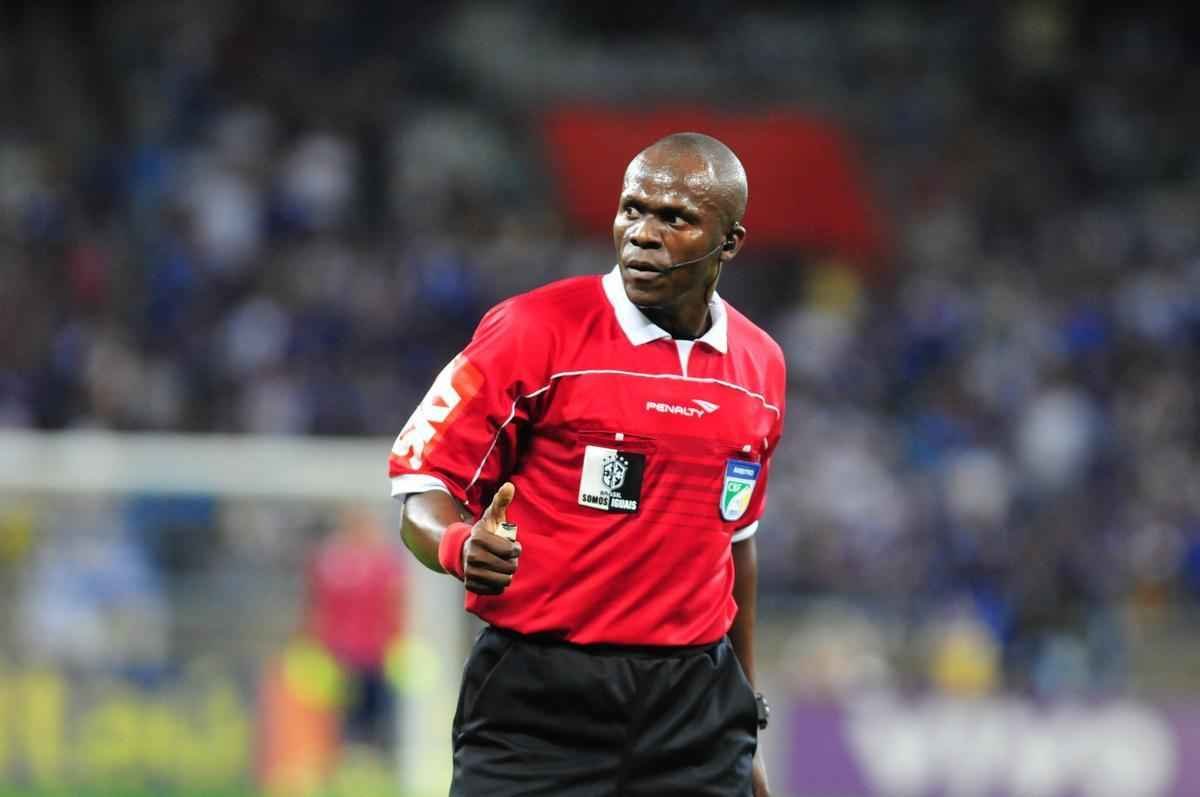 Jogo, vlido pela 14 rodada do Campeonato Brasileiro, foi disputado no Mineiro