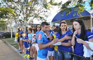 Imagens do treino do Cruzeiro nesta quarta-feira, na Toca da Raposa II, com a participao de Alisson, que entra nos planos de Vanderlei Luxemburgo para o jogo contra o So Paulo no domingo, no Morumbi