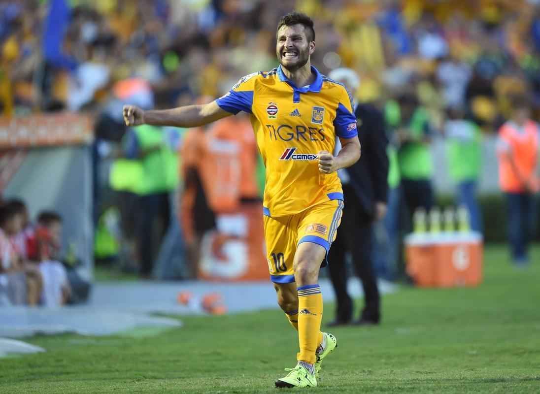 Imagens da derrota e eliminao do Internacional na Copa Libertadores