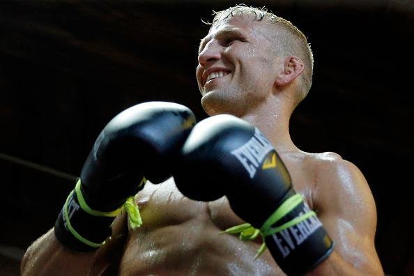 Imagens do treino aberto do UFC em Chicago - TJ Dillashaw