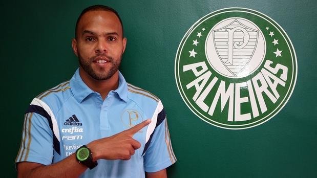 Hoje, Alecsandro defende as cores do Palmeiras. Ele passou pelo Flamengo depois de sair do Galo em 2014. O centroavante se recupera de uma leso muscular.