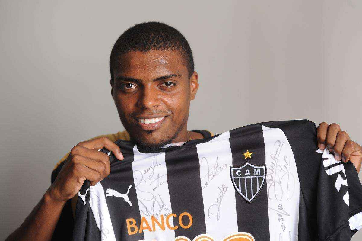 Espectador na Libertadores, Jemerson hoje  uma realidade do Atltico. O zagueiro  titular absoluto do time e campeo da Recopa e Copa do Brasil.