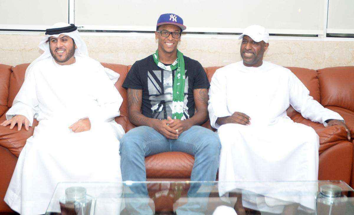 Artilheiro da conquista da Libertadores, J chegou  Seleo Brasileira e disputou a Copa do Mundo. Fracassou junto com o Brasil no Mundial. A carreira foi ao fundo do poo com o afastamento no Atltico por questes disciplinares. Reintegrado, fez o gol do ttulo do Campeonato Mineiro e acabou vendido ao Al Shabab, dos Emirados rabes.