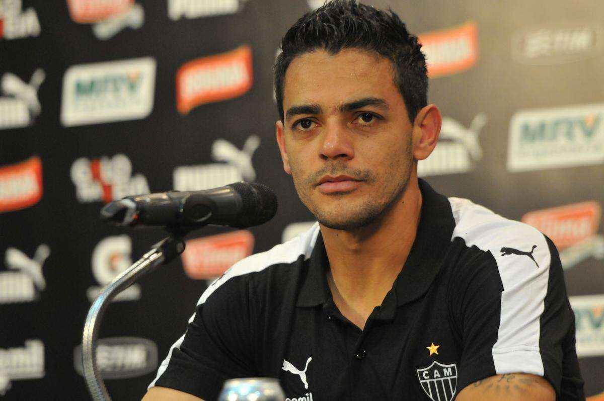 Josu alternou entre o banco de reservas e o time titular do Galo na campanha de 2013. Ele disputou a reta final da Libertadores, pois Leandro Donizete se contundiu. 