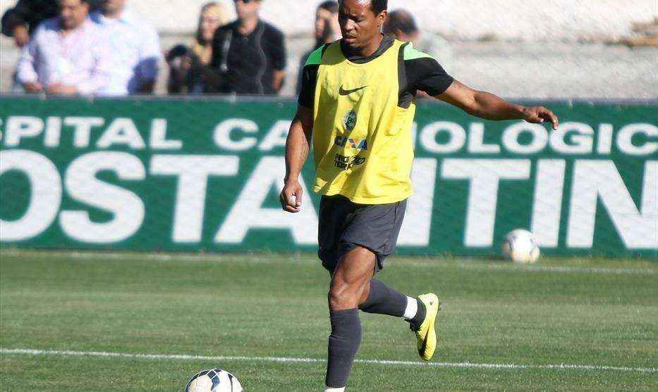 Rosinei est no Coritiba. O volante comeou o ano como titular, mas se lesionou e perdeu espao no time.