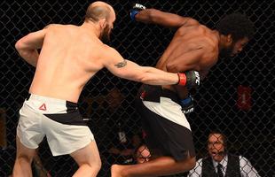 Fotos das lutas e bastidores do UFC em Chicago - Zak Cummings (bermuda branca) derrotou Dominique Steel por nocaute tcnico