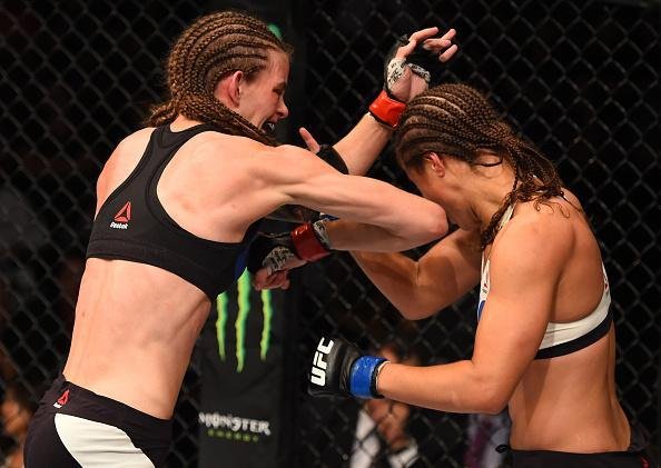 Fotos das lutas e bastidores do UFC em Chicago - Elizabeth Phillips (roupa branca) derrotou Jessamyn Duke por deciso unnime