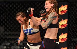 Fotos das lutas e bastidores do UFC em Chicago - Elizabeth Phillips (roupa branca) derrotou Jessamyn Duke por deciso unnime