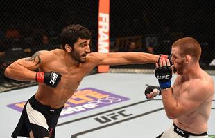 Fotos das lutas e bastidores do UFC em Chicago - Andrew Holbrook (bermuda branca) derrotou Ramsey Nijem por deciso dividida