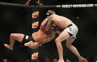 Fotos das lutas e bastidores do UFC em Chicago - James Krause finalizou Daron Cruickshank com um mata-leo no primeiro round