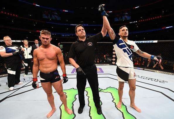 Fotos das lutas e bastidores do UFC em Chicago - James Krause finalizou Daron Cruickshank com um mata-leo no primeiro round