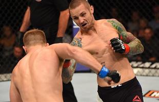 Fotos das lutas e bastidores do UFC em Chicago - Bryan Caraway (bermuda branca) vence Eddie Wineland por deciso unnime 