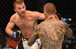 Fotos das lutas e bastidores do UFC em Chicago - Bryan Caraway (bermuda branca) vence Eddie Wineland por deciso unnime 