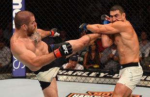 Fotos das lutas e bastidores do UFC em Chicago - Jim Miller (bermuda preta) derrotou Danny Castillo por deciso dividida