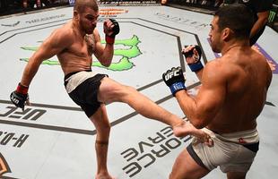 Fotos das lutas e bastidores do UFC em Chicago - Jim Miller (bermuda preta) derrotou Danny Castillo por deciso dividida