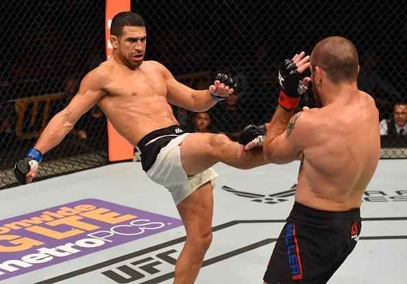 Fotos das lutas e bastidores do UFC em Chicago - Jim Miller (bermuda preta) derrotou Danny Castillo por deciso dividida