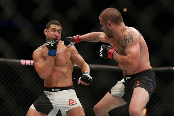 Fotos das lutas e bastidores do UFC em Chicago - Jim Miller (bermuda preta) derrotou Danny Castillo por deciso dividida