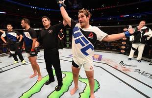 Fotos das lutas e bastidores do UFC em Chicago - Tom Lawlor (bermuda branca) derrotou Gian Villante por nocaute tcnico aos 27s do segundo round