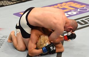 Fotos das lutas e bastidores do UFC em Chicago - Joe Lauzon (bermuda preta) derrotou Takanori Gomi por nocaute tcnico aos 2m37s do primeiro round